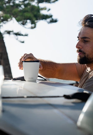 Huskee Stål mugg 235 ml – hållbar kaffekopp i vit - Barista och Espresso