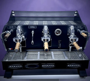 La Nuova Era Altea Anniversario 2 - grupa Komercyjny ekspres do espresso - Barista i Espresso