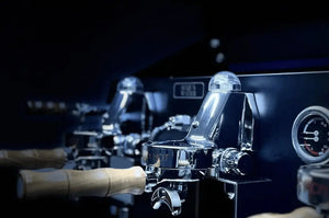 La Nuova Era Altea Anniversario 2 - grupa Komercyjny ekspres do espresso - Barista i Espresso